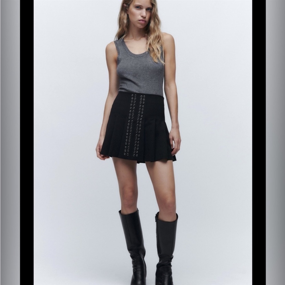 Zara metallic ring eyelets detail pleated mini skirt 2023
